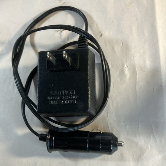 Red Line NI-CA 12 Volt Charger - Picture 3 of 4